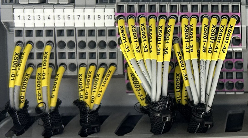 年底线缆整理好帮手!贴博士线号打印机,3分钟搞定杂乱线路 年底线缆整理好帮手!贴博士线号打印机,3分钟搞定杂乱线路